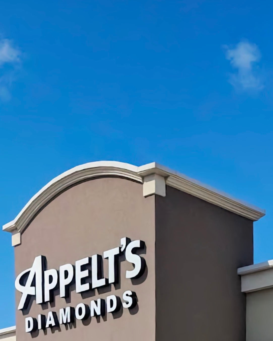 Exterior of the Appelt's Regent Avenue location.