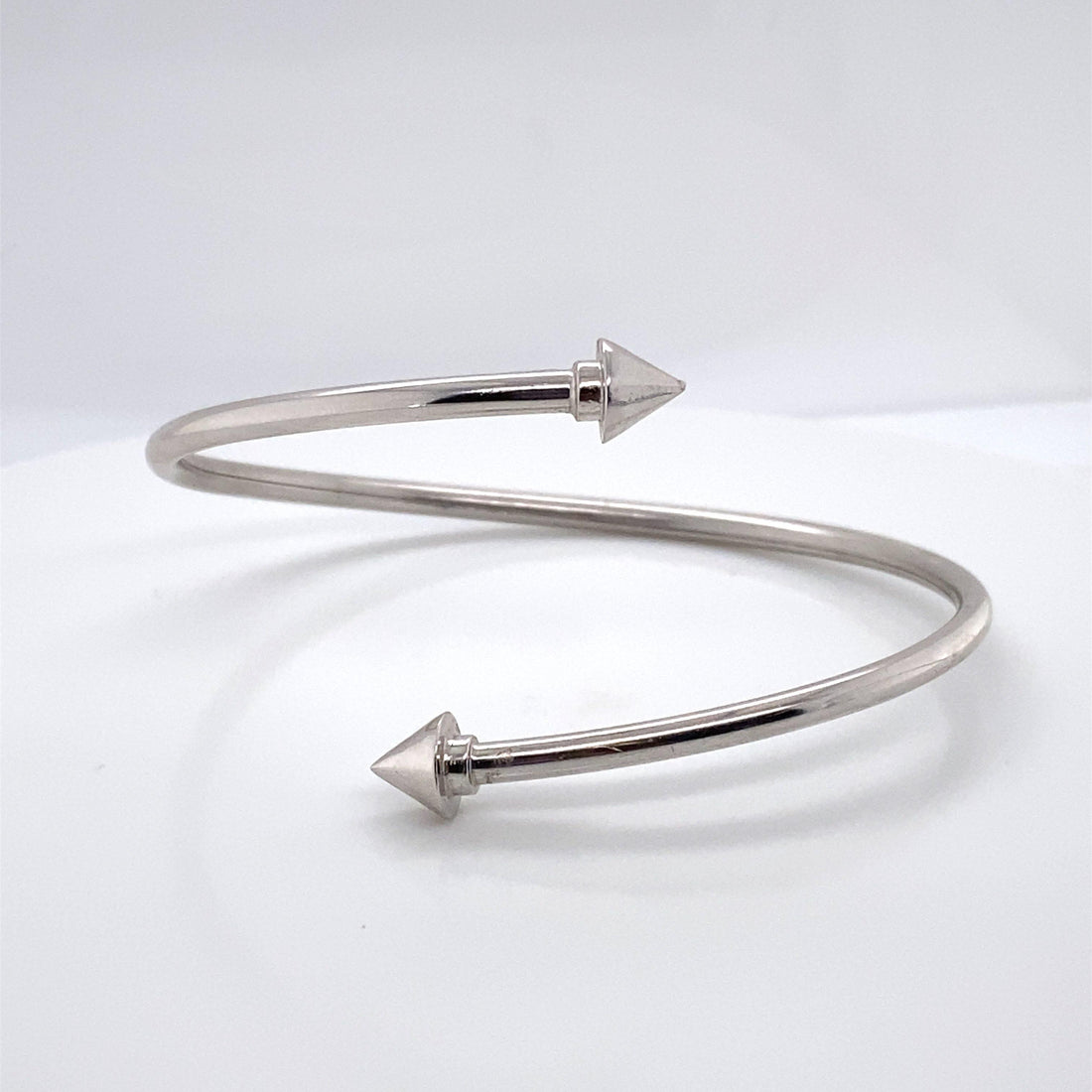 SILVER POINTED ENDS BANGLE - Appelt&