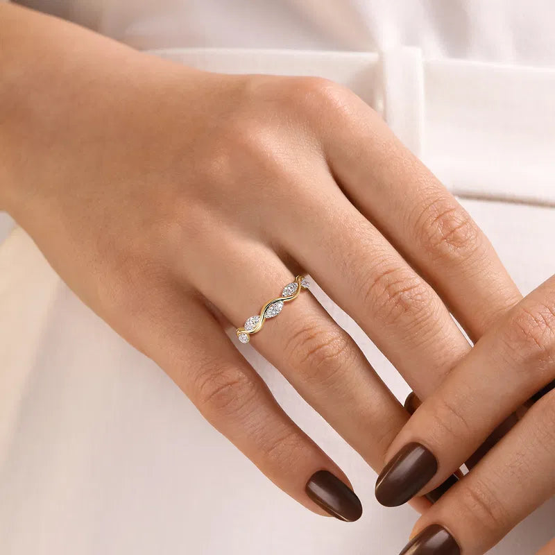 Wave Diamond Stackable