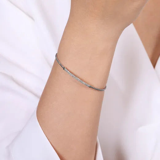Bujukan Diamond Bar Split Bangle