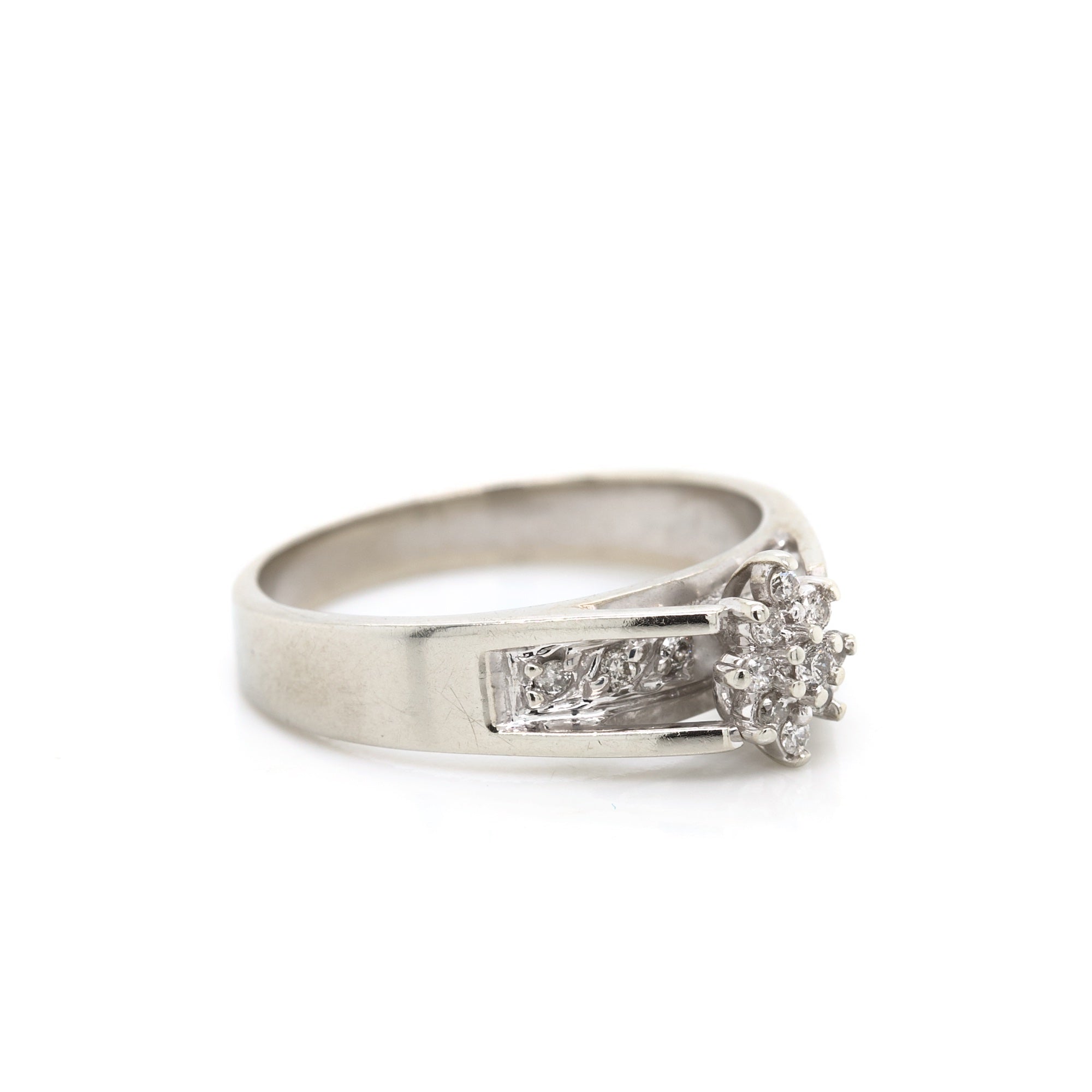 Diamond Flower Fashion Ring