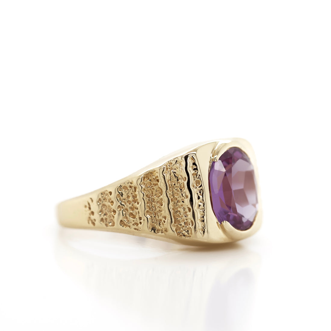 10k Yellow Gold Purple Stone Fashion Ring