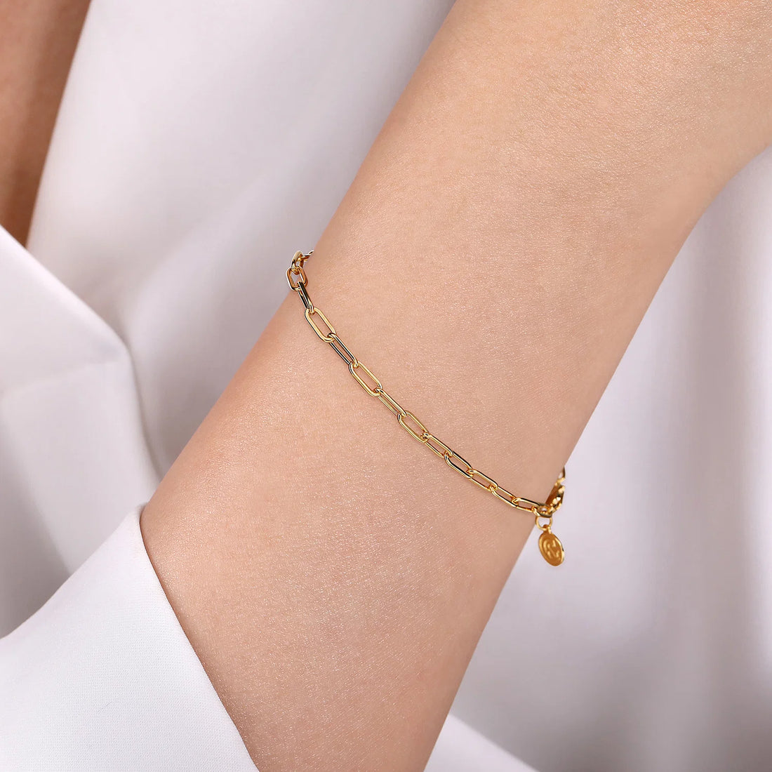 14K Yellow Gold Hollow Paperclip Chain Bracelet