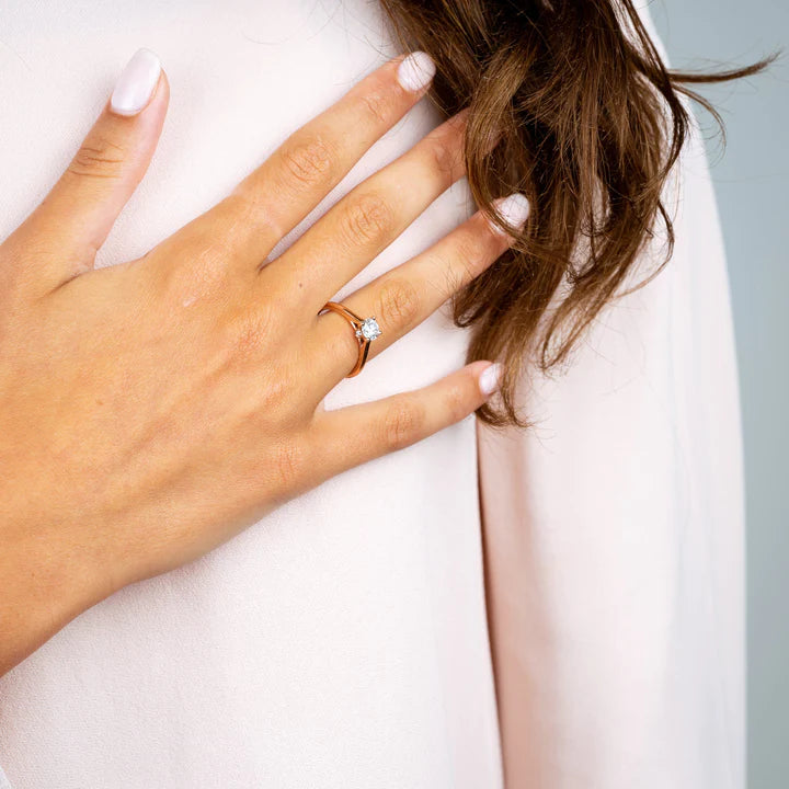 14k Gold Round Brilliant Diamond Engagement Ring