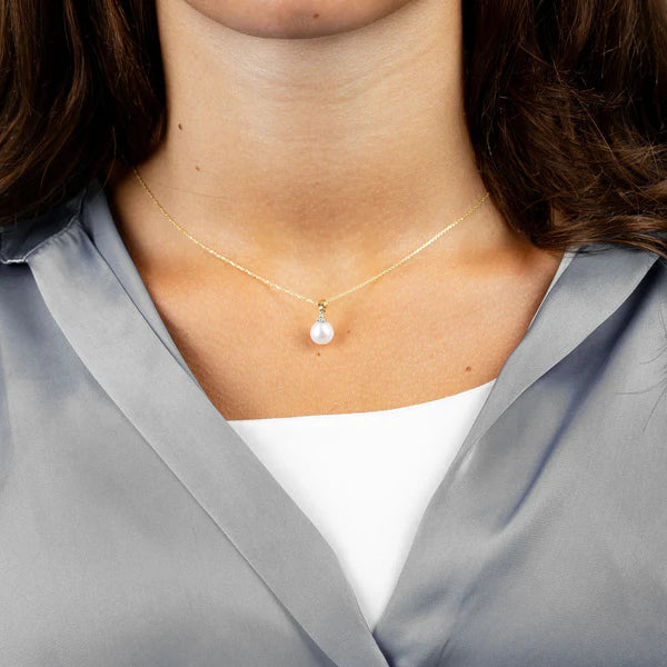 14k Gold White Pearl Diamond Necklace